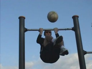Alexandru Stan scheme cu mingea agatat de bara AL Freestyle incredibil