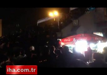 Üst geçitte yaya izdihamı