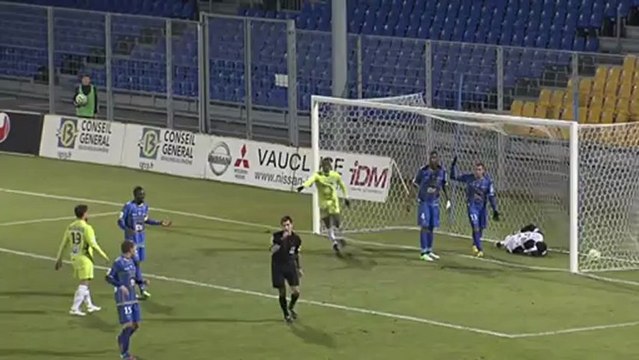 AC Arles Avignon (ACA) - Tours FC (TOURS) Le résumé du match (18ème journée) - saison 2012/2013