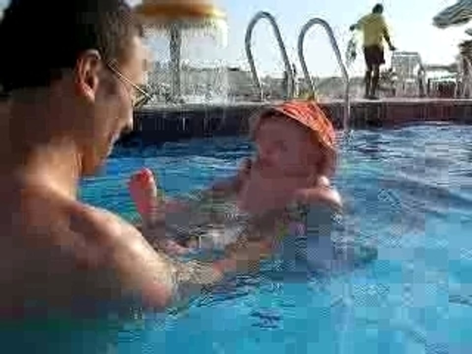 Dans la piscine