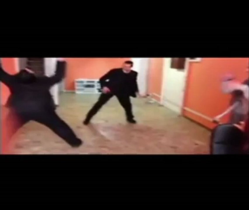 Gara di ballo sul posto di lavoro