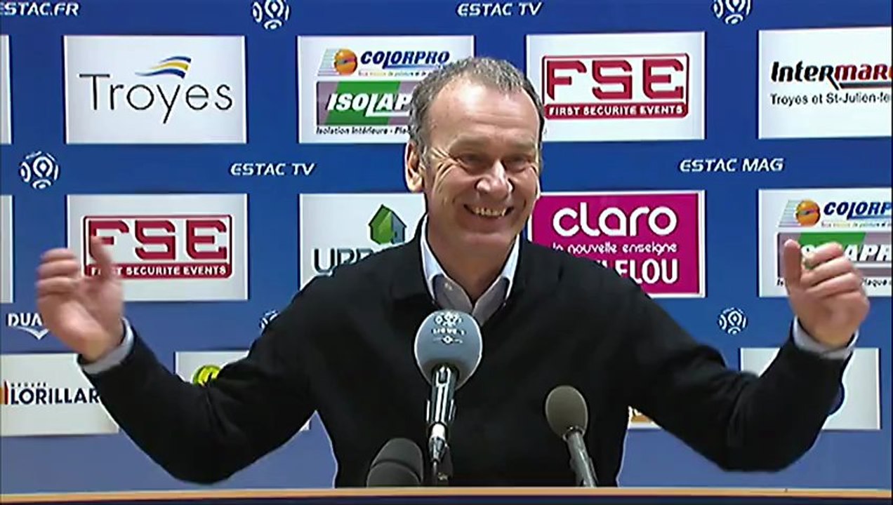 Conférence de presse ESTAC Troyes - AC Ajaccio : Jean-Marc FURLAN (ESTAC) - Alex  DUPONT (ACA) - saison 2012/2013