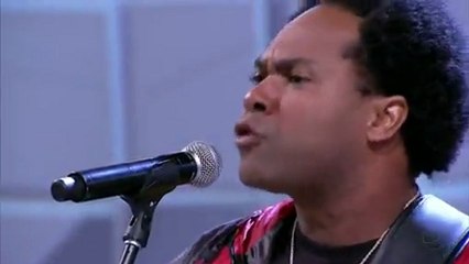 Thalles canta ‘Casa do Pai’  14 12 2012