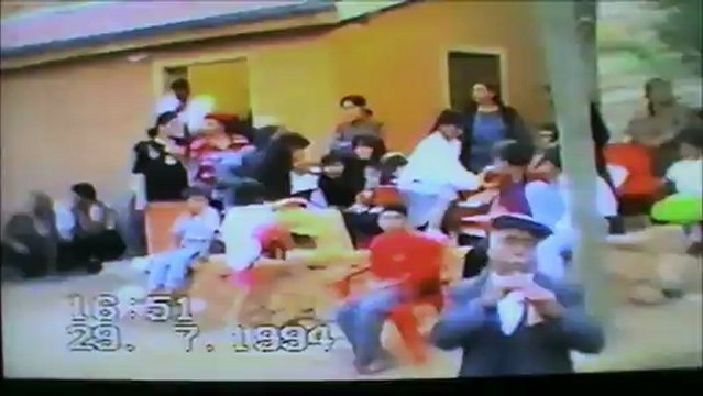 1994 Yili Dügün - Oturma odasi sohbet, yemek, ve halay - Video 4