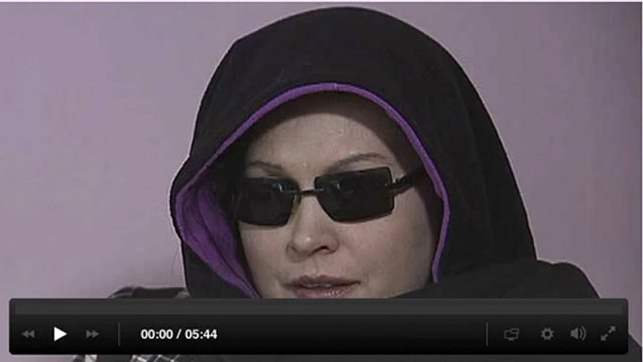 ”Jävla judehora”