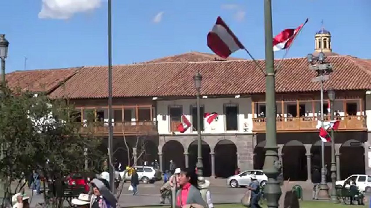 Perou- Cuzco: Place des Armes, place principale de Cuzco