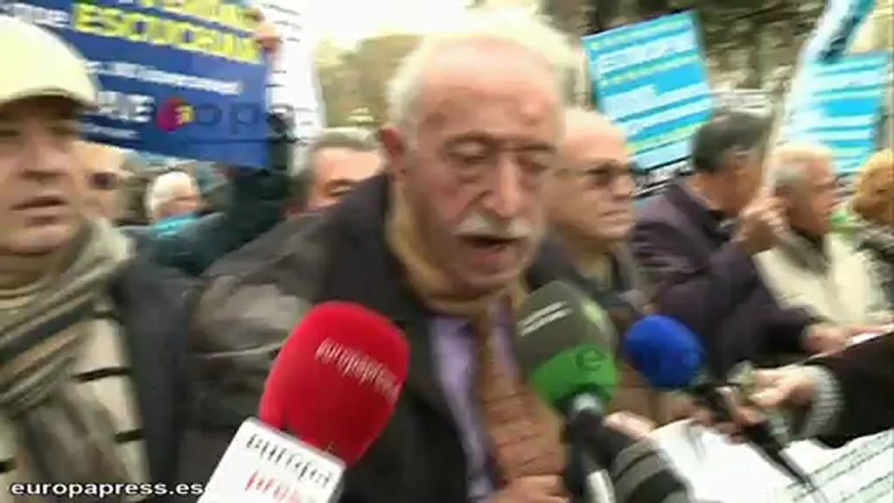 Cientos de afectados por las preferentes se manifiestan