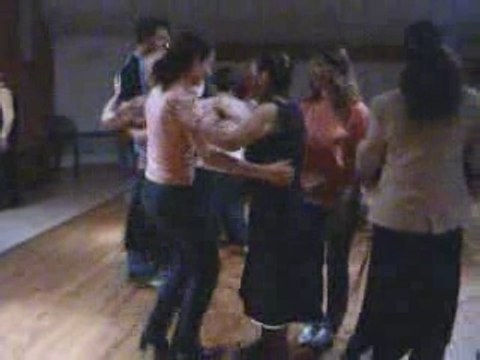 valse collective 3 bal folk avril 06