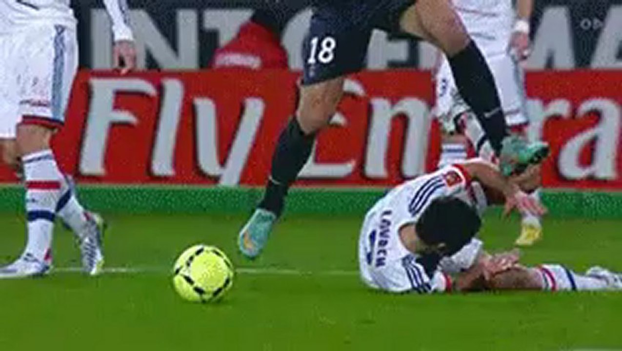 Ibrahimovic vs Lovren (16/12/2012
