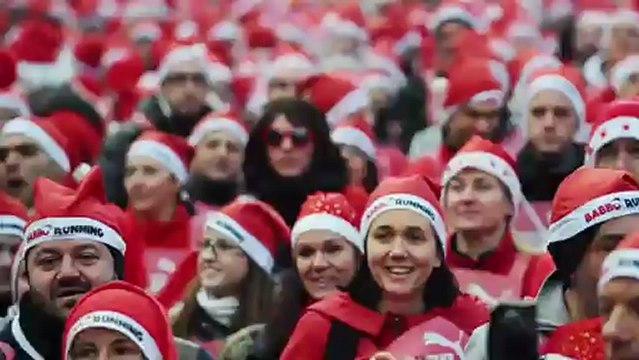 Italian Santas take to streets for Christmas race