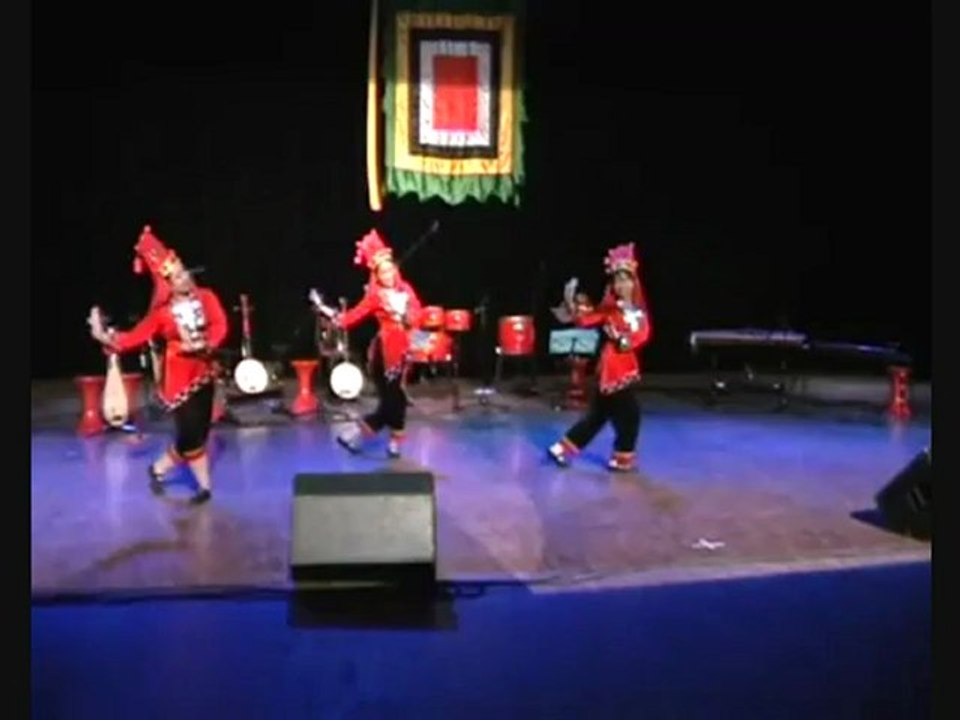 Múa VUI XUÂN ( Lille 13-05-2006 )