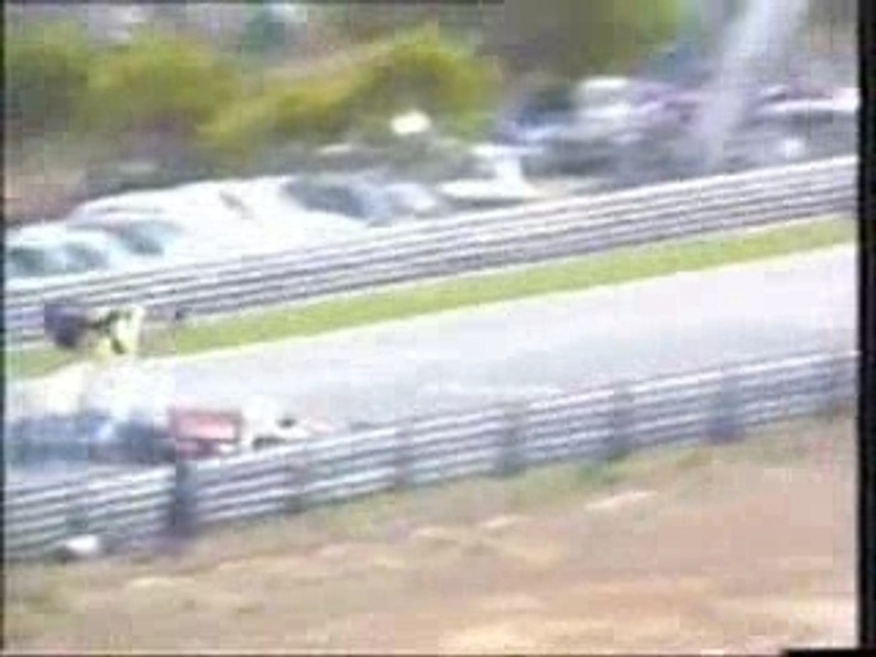 Compil de spectaculaires accidents de F1
