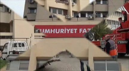 Konak Kaymakamlığı 'Cumhuriyet Fazilettir' Yazısı Yerine Asıldı