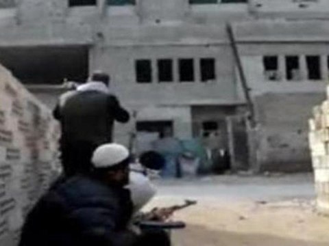 Fighting rages in Palestinian camp in Damascus
