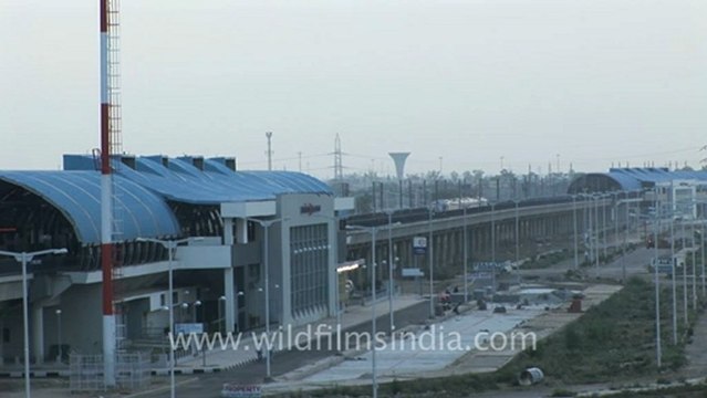 1155.Delhi Metro Trains.mov