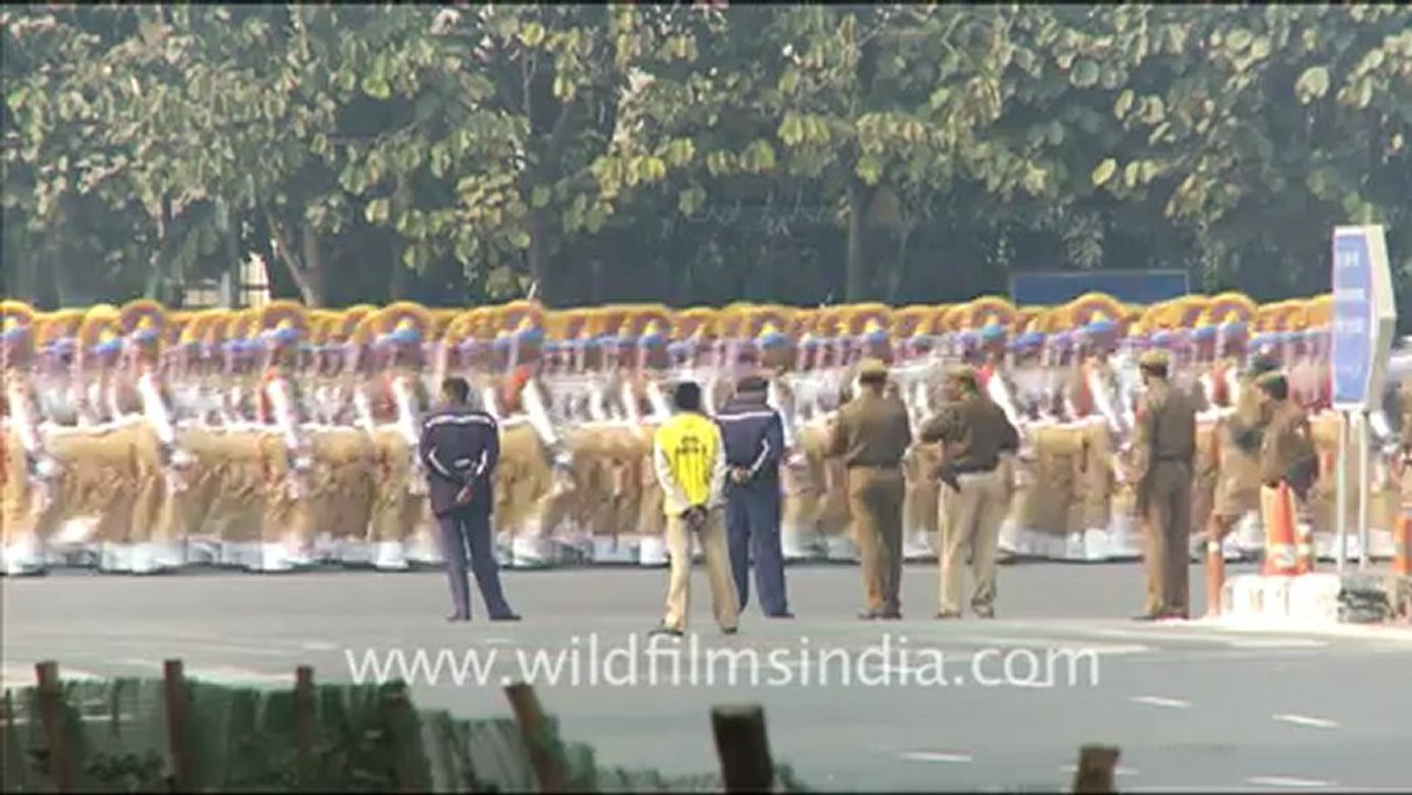 1215.Soldiers marching on Republic Day Rehearsal 2011.mov
