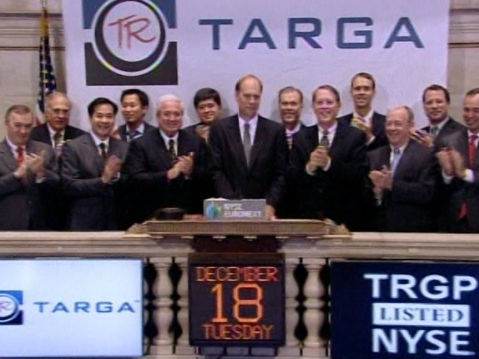 Wall Street Edges Up at Open on 'Fiscal Cliff' Optimism