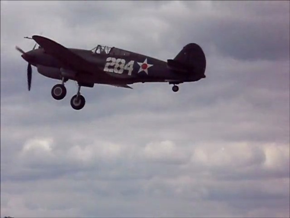 Curtiss P-40B contre Zero