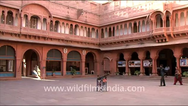 1645.Architecture of Junagarh Fort.mov