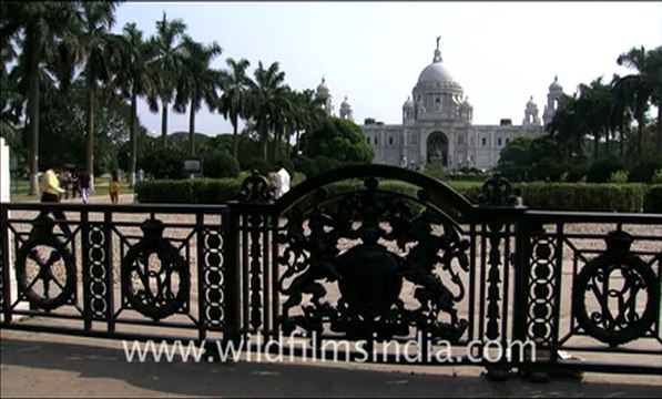 1884.Queen Victoria statue, Kolkata.mov