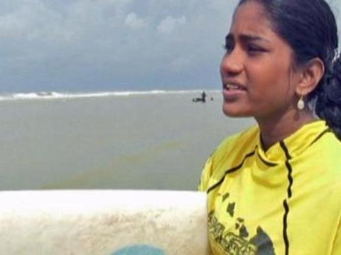 Girl defies customs to surf Bangladesh waves