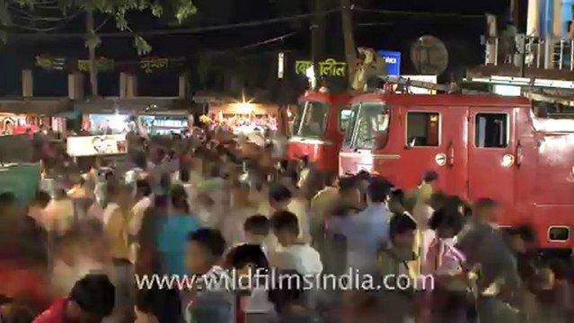 2289.Time lapse of crowd in Kamakhya.mov