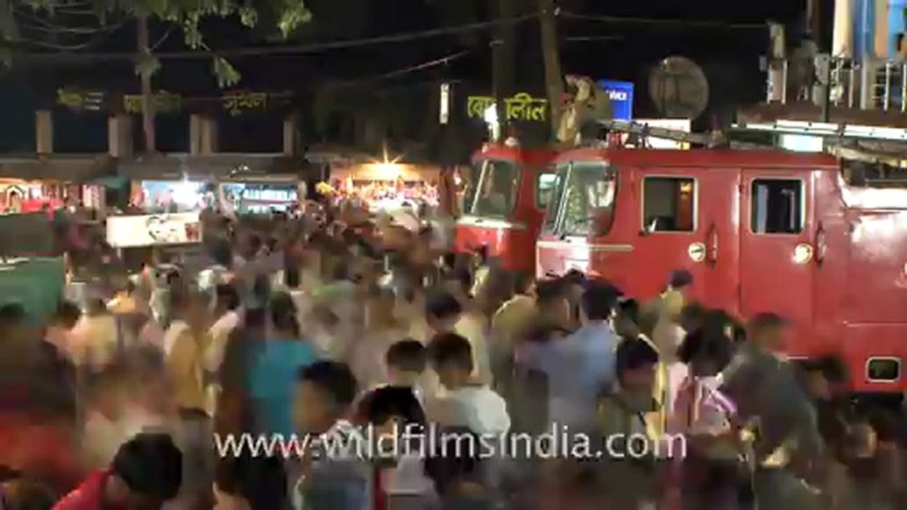 2289.Time lapse of crowd in Kamakhya.mov