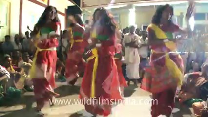 2329.Women dancing to traditional music in Guwahati, Assam.mov