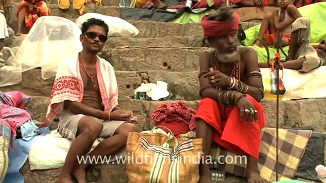 2332.Baba smoking a chillum.mov