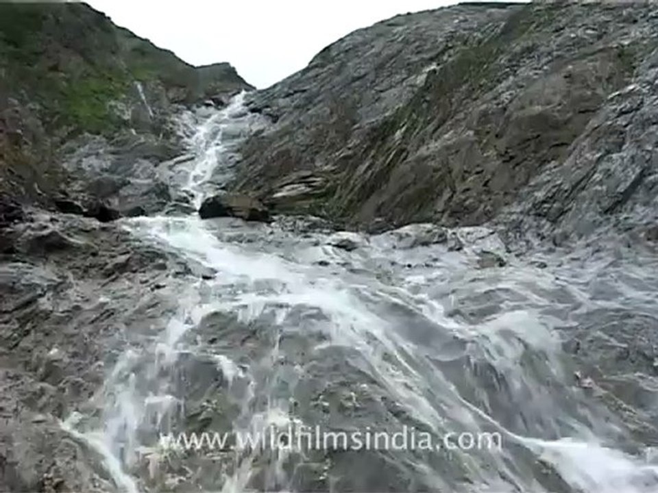 2349.Himalayan waterfall!.mov