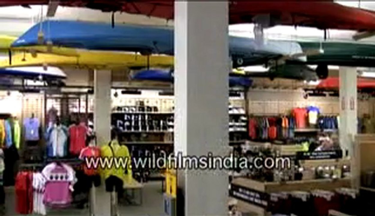 2393.Shops in Alaska.mp4
