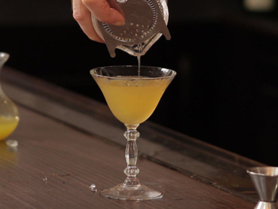 How to make the Algonquin cocktail