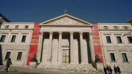 Congreso Diputados - Montaje de Lonas y Decoracion Exterior Gran Formato