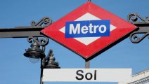 Metro de Madrid - Decoracion con rotulos y vinilos de oficinas de atencion al cliente