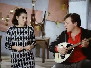 Οι θαλασσιές οι χάντρες - Τι ωραία που παίζεις...