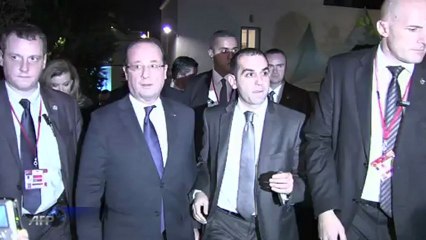 Hollande veut ouvrir "un nouvel âge" avec l'Algérie