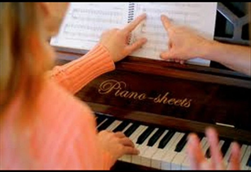 Learn how to play piano with Rocketpiano piano lessons