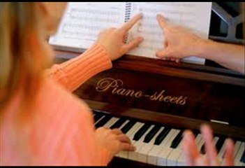 Learn how to play piano with Rocketpiano piano lessons