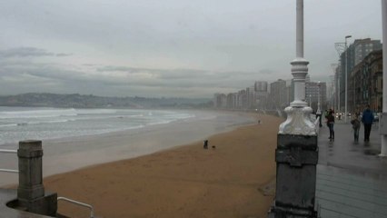 Playa San Lorenzo Gijón diciembre 2012