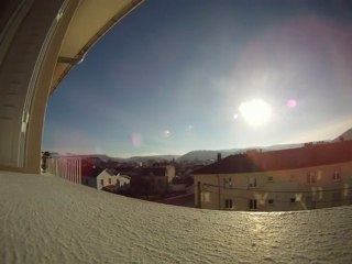 Timelapse Ciel bleu et brouillard du matin.