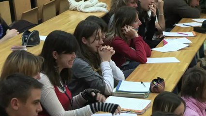 Faire quelque chose - Bande annonce