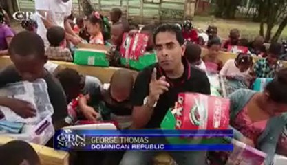 Shoebox Dreams: Tween Brings Christmas to Needy Kids - CBN.com