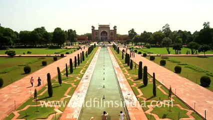 Taj Mahal waterways