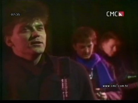 Crvena Jabuka - Bacila je sve niz rijeku