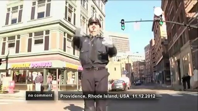 Le policier de Provi-danse - no comment