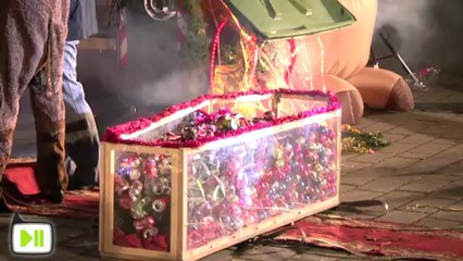 Le père Noël assassiné à Strasbourg (Tony Clifton Circus - Paye ton Noël 2012)