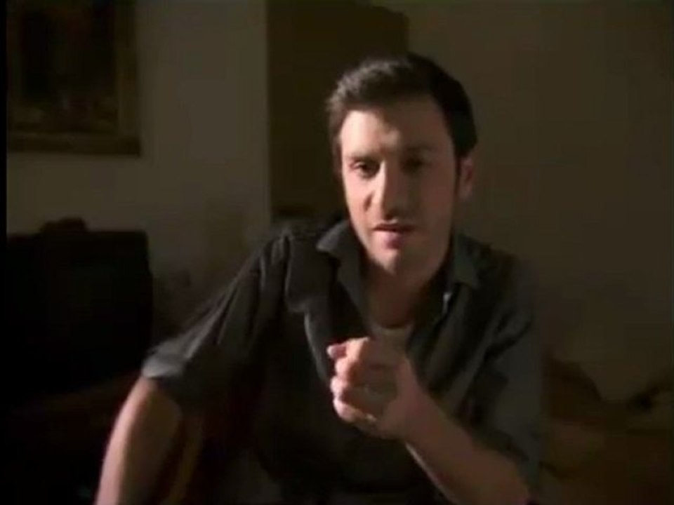 אלירז ב"גאליס" מגלם את מירון - סצנה שנייה
