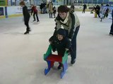 Alice et Manon à la patinoire