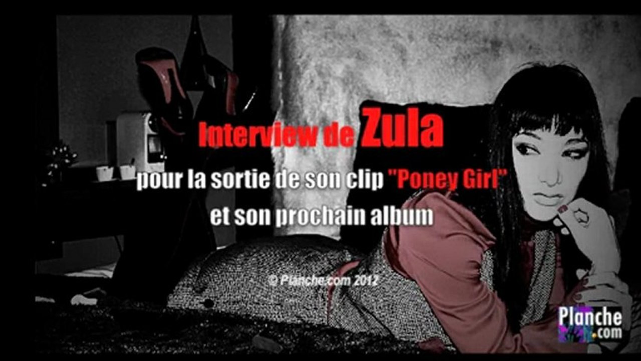 Zula, la danseuse du Crazy Horse change de monture avec "Poney Girl"