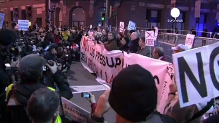 Un cortège funèbre pour dénoncer l'austérité en Espagne